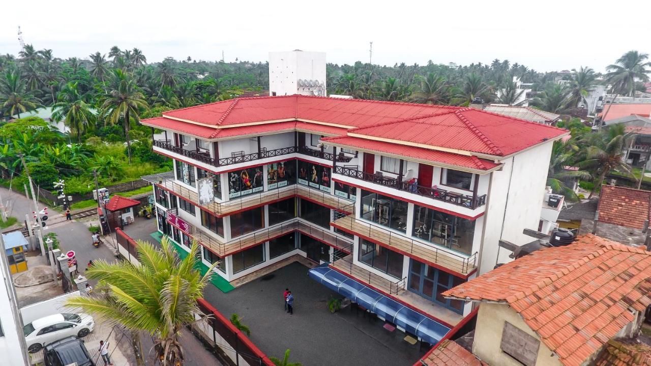 Cozy Sea View Inn Hikkaduwa Exterior photo